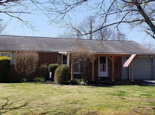 130 Amor Dr, Hershey, PA 17033