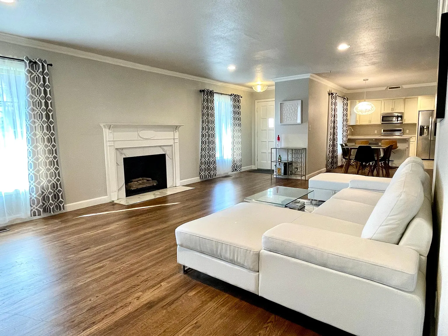 3463 S Gary Pl — Photo 3