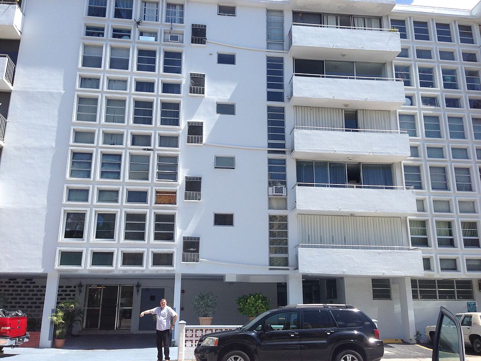 1st image of 8001 Byron Av #4E
