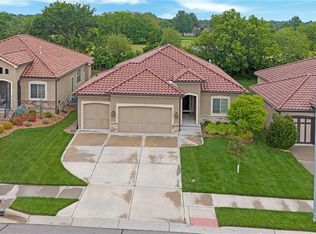 3921 SW Odell Dr, Lees Summit, MO 64082