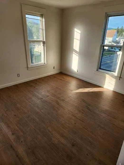 4 bed, 2260 sqft, $1,999 — Photo 2