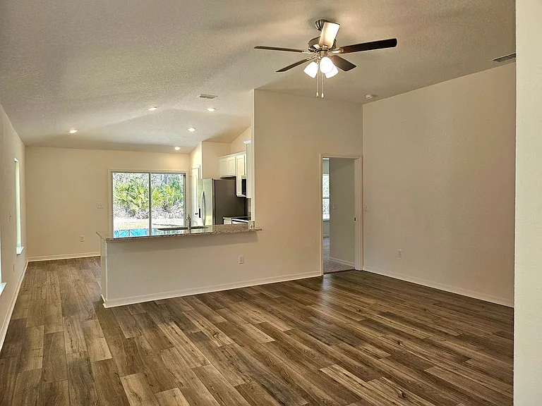 25 Radium Ln — Photo 9
