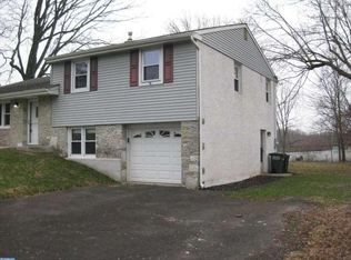 180 Green Dr, Southampton, PA