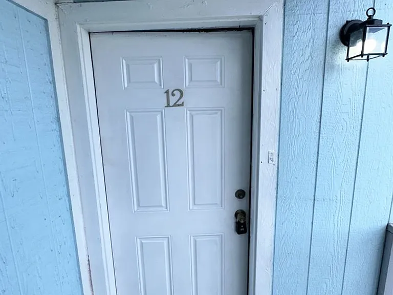 1944 Sunset Pl — Photo 13