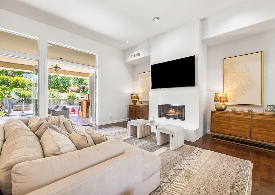 1st image of 19 Sherwood Rd