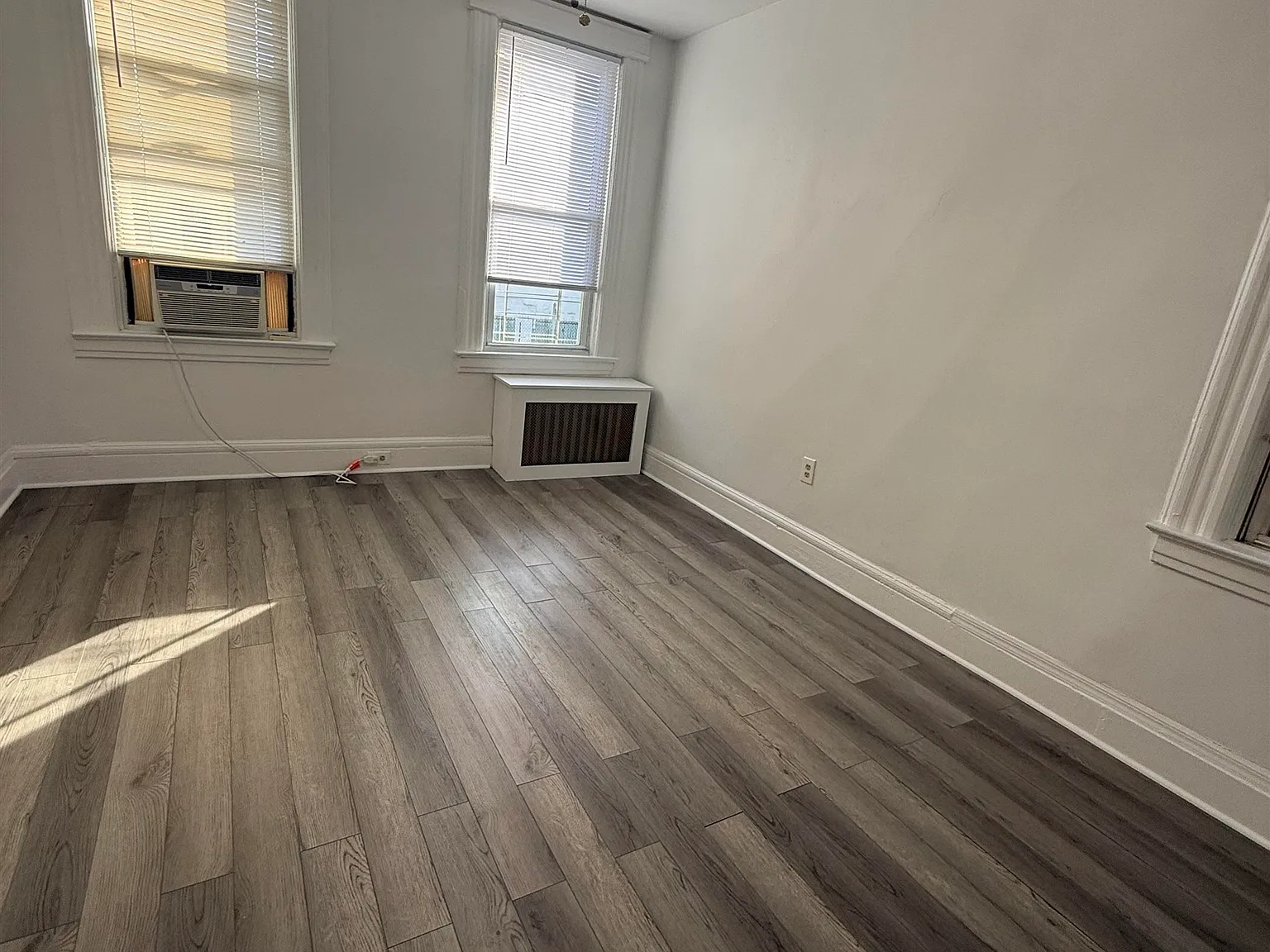2 bed, 1.5 bath, 1100 sqft, $2,200 — Photo 4