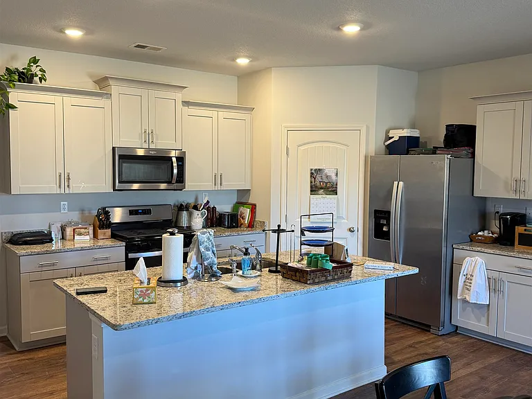 7968 Hickory Meadows Rd — Photo 4