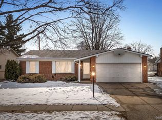 38785 Lyndon St, Livonia, MI 48154
