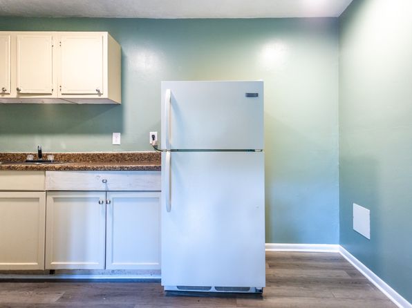 409 NE 11th St APT 8