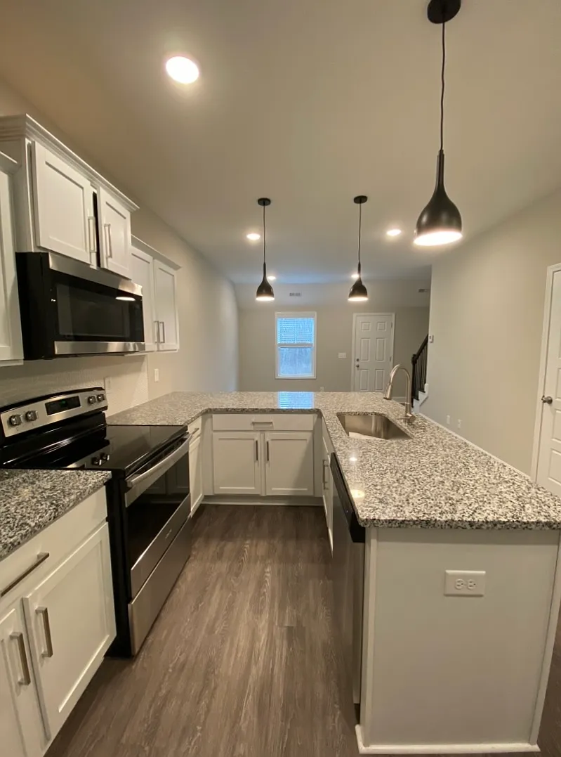 1023 Glenkirk Drive - A — Photo 4