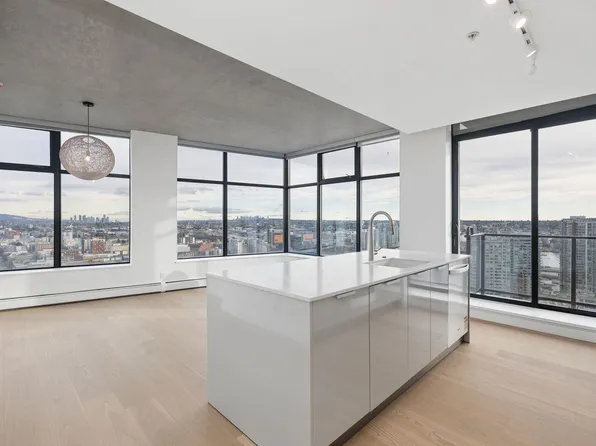 108 Cordova St W #2904, Vancouver, BC V6B 0G5