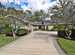 815 Hawthorne Ln, Geneva, IL 60134