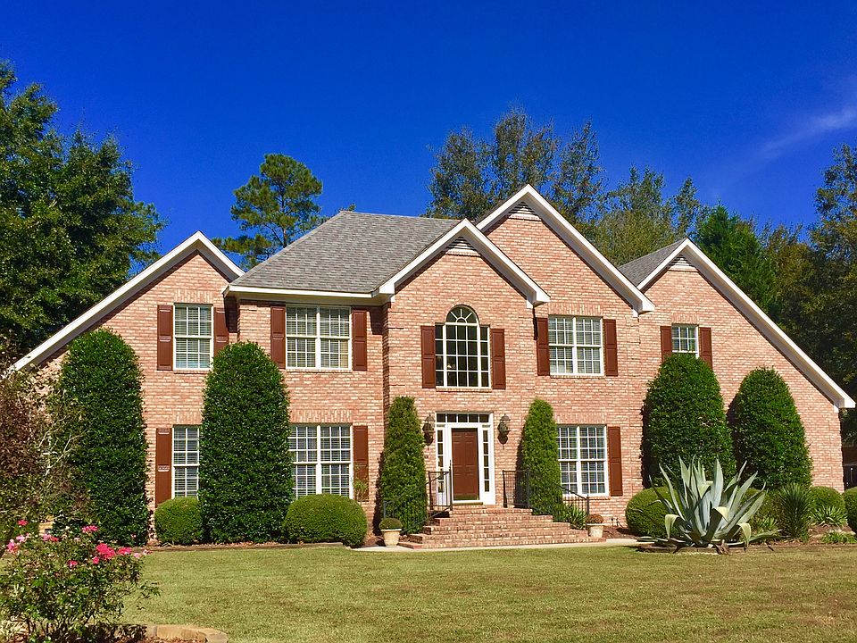 Luxurious Executive Home!