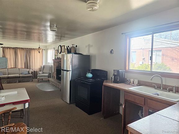 4th image of 4898 Beech Rd