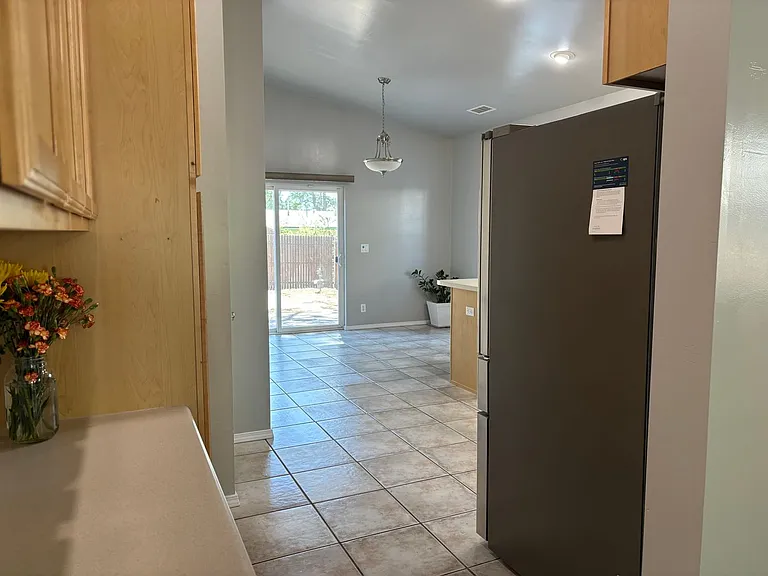 2730 N Ellen St — Photo 4