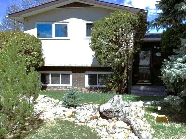 15212 86th Ave NW, Edmonton, AB T5R 4C3