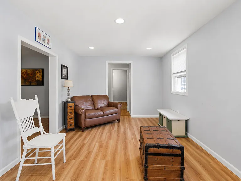 7 Idlewild Ave #B — Photo 11