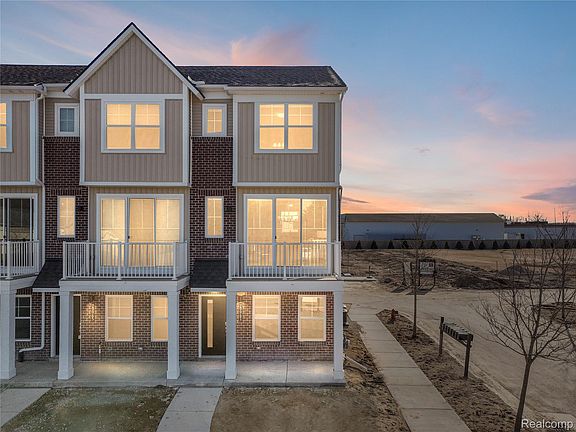 2nd image of 30037 Center St #20
