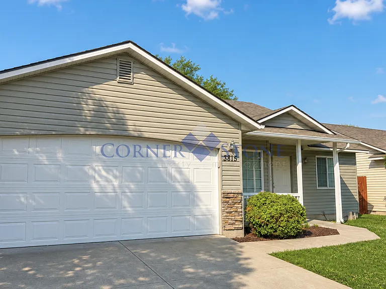 3815 E Greensprings Ct — Photo 2