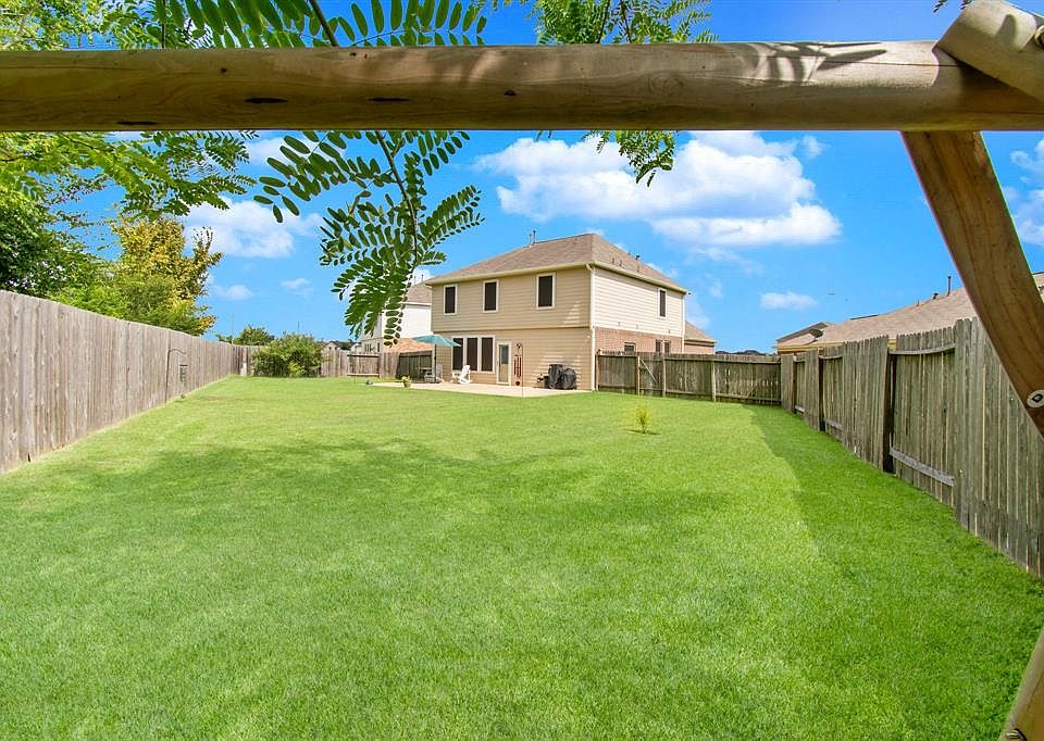 1st image of 19351 English Pine Ct