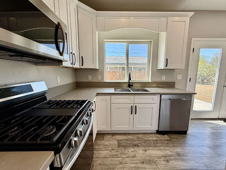 1530 Jose Ave — Photo 4