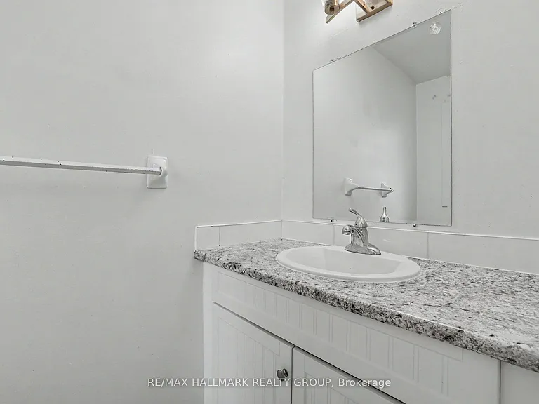 32A Sonnet Cres #18 — Photo 8