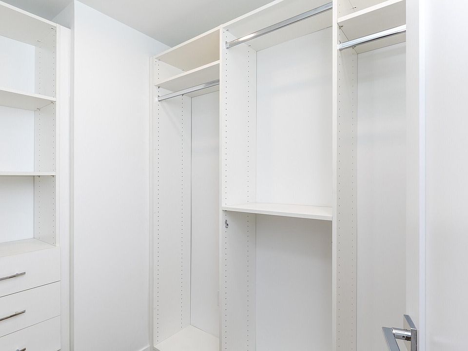 1st image of 5653 Hazeltine Ave #4