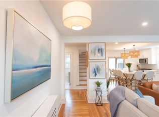 29 Fenner Ave, Newport, RI 02840