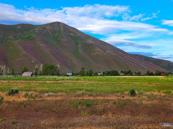 161 Labrador Ln, Bellevue, ID 83313