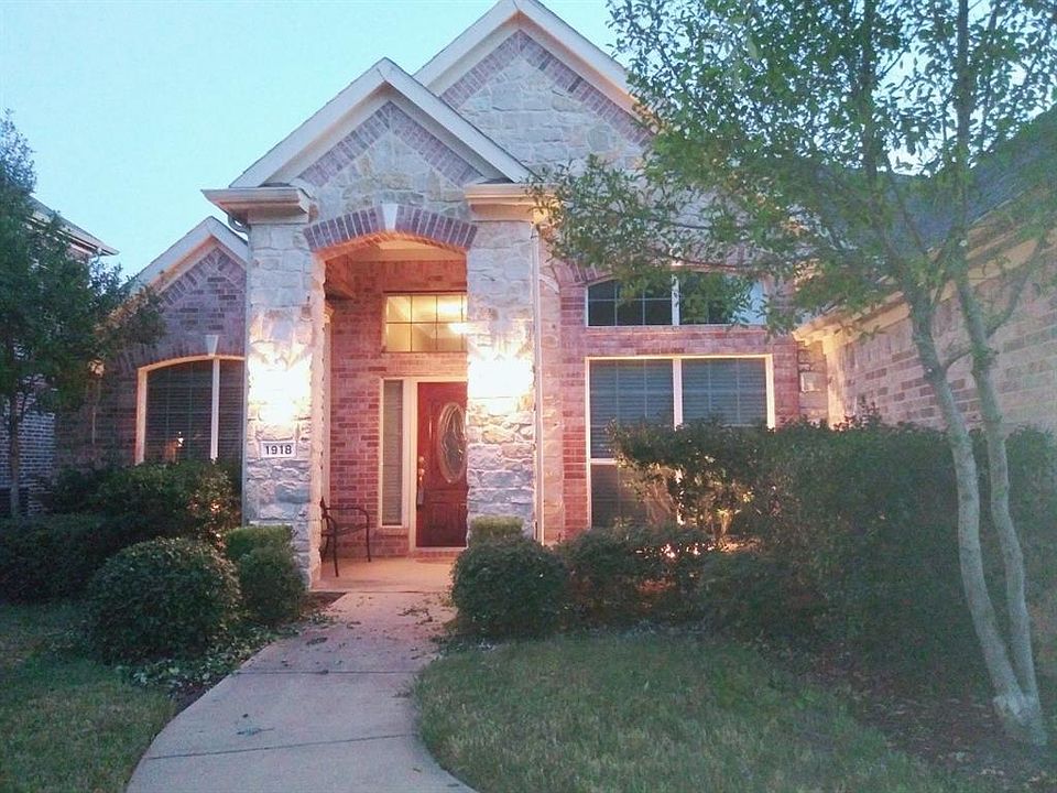 1st image of 1918 Laurel Oak Ct