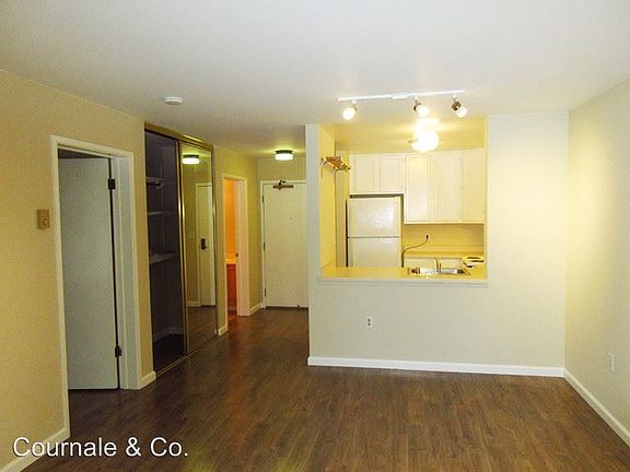 5th image of 2250 24th St Unit 127