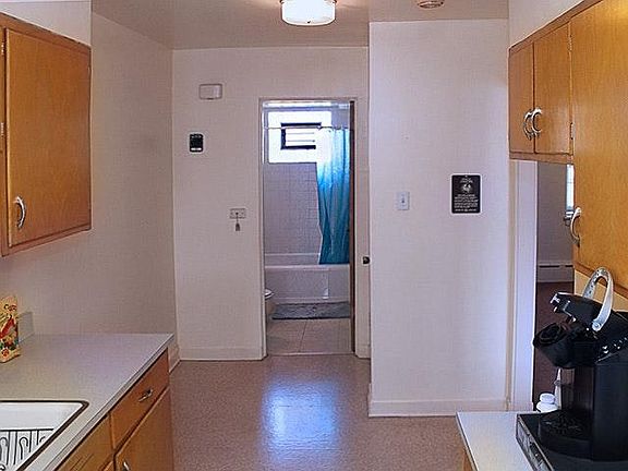 3rd image of 7612 York St APT B