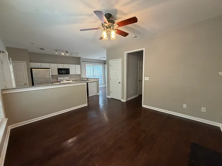 10905 Wittenridge Dr — Photo 9
