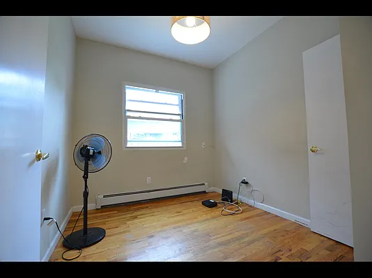 Rented by Miron Realty Group | media 7