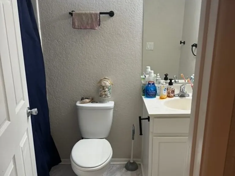 1336 E Mountain View Rd #202 — Photo 14