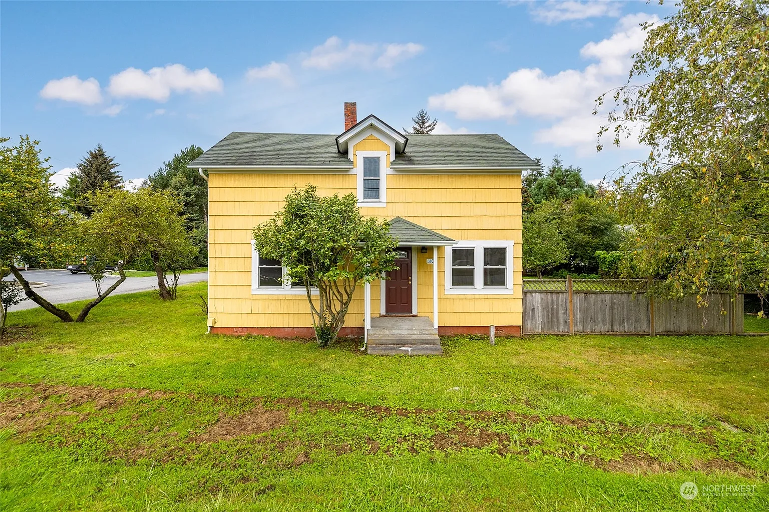 516 Maple Avenue photo 1
