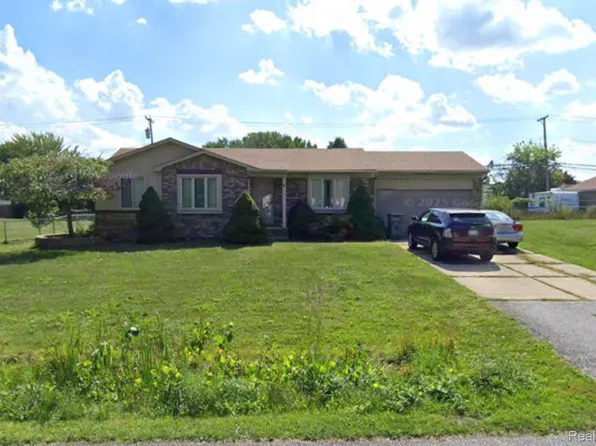 23900 Murray St, Clinton Township, MI 48035