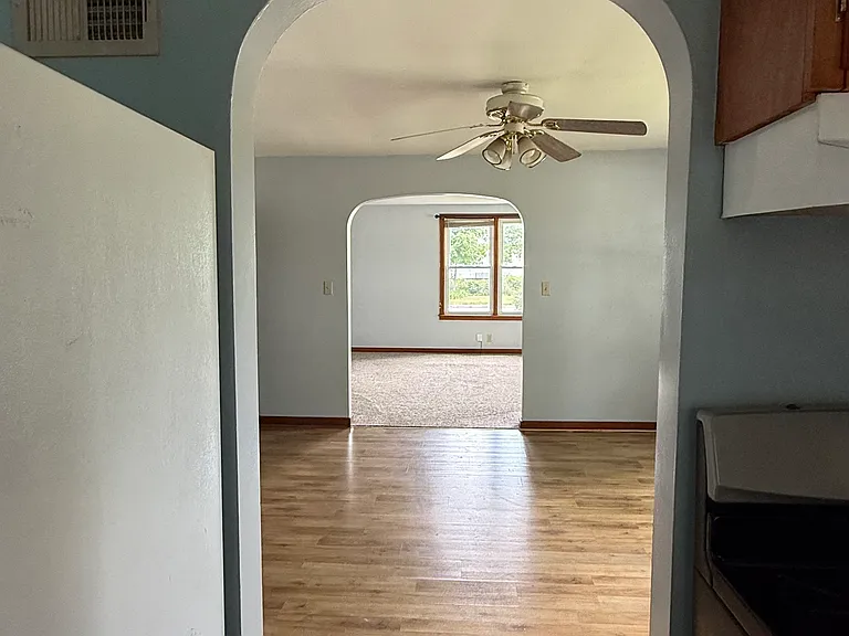 604 N Taylor St — Photo 10