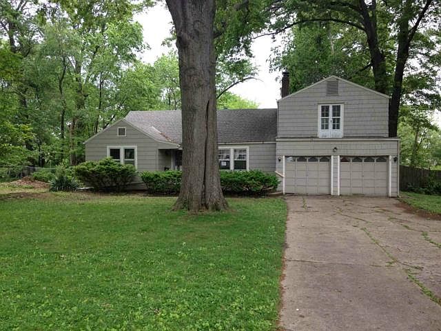1st image of 623 E 97th St