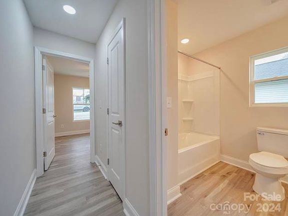 5th image of 409 Grace Ave NW