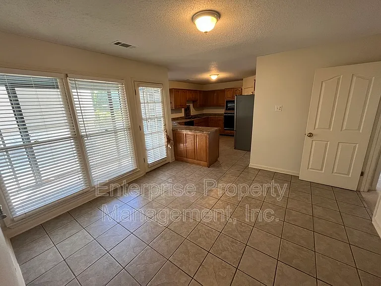 6700 N Kirby Oaks Cv — Photo 13