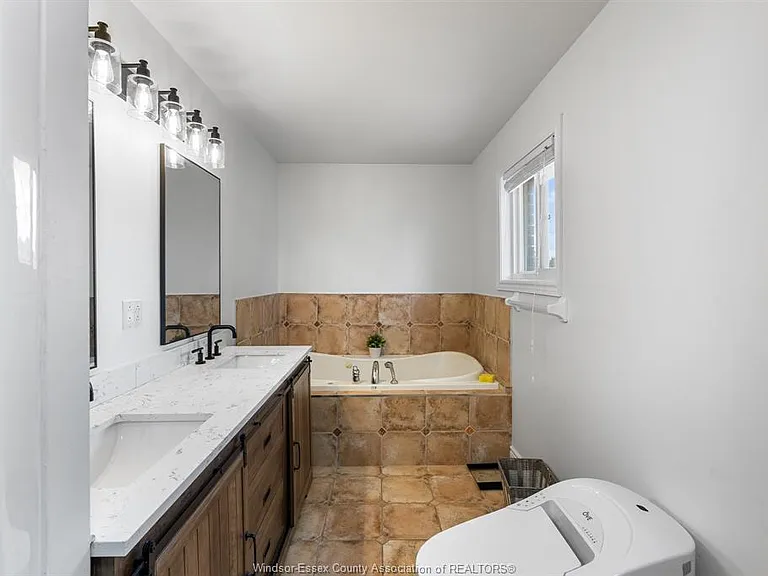 1376 Lakeview Ave — Photo 24