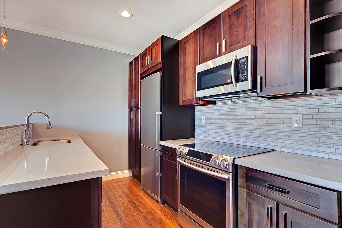 2 bed, 1000 sqft, $7,700 — Photo 1
