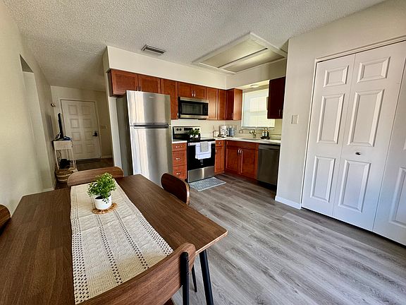 2nd image of 2901 Bay View Dr APT A