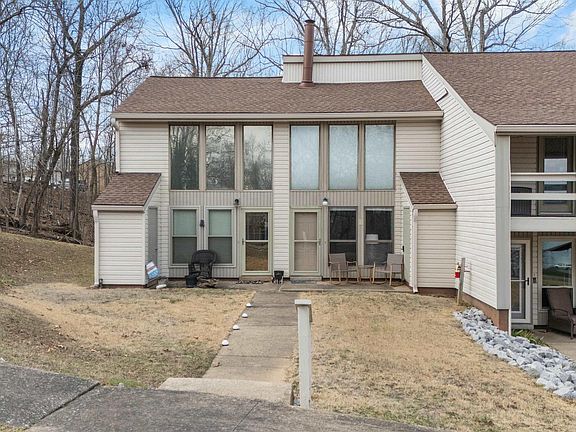 5th image of 328 Champion Hills Rd Unit 3B