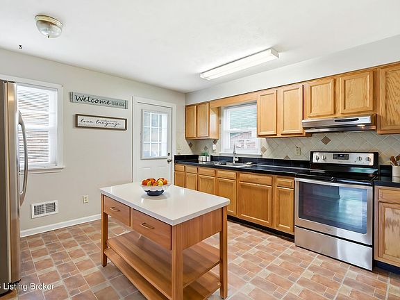 4th image of 11709 Mahogany Dr