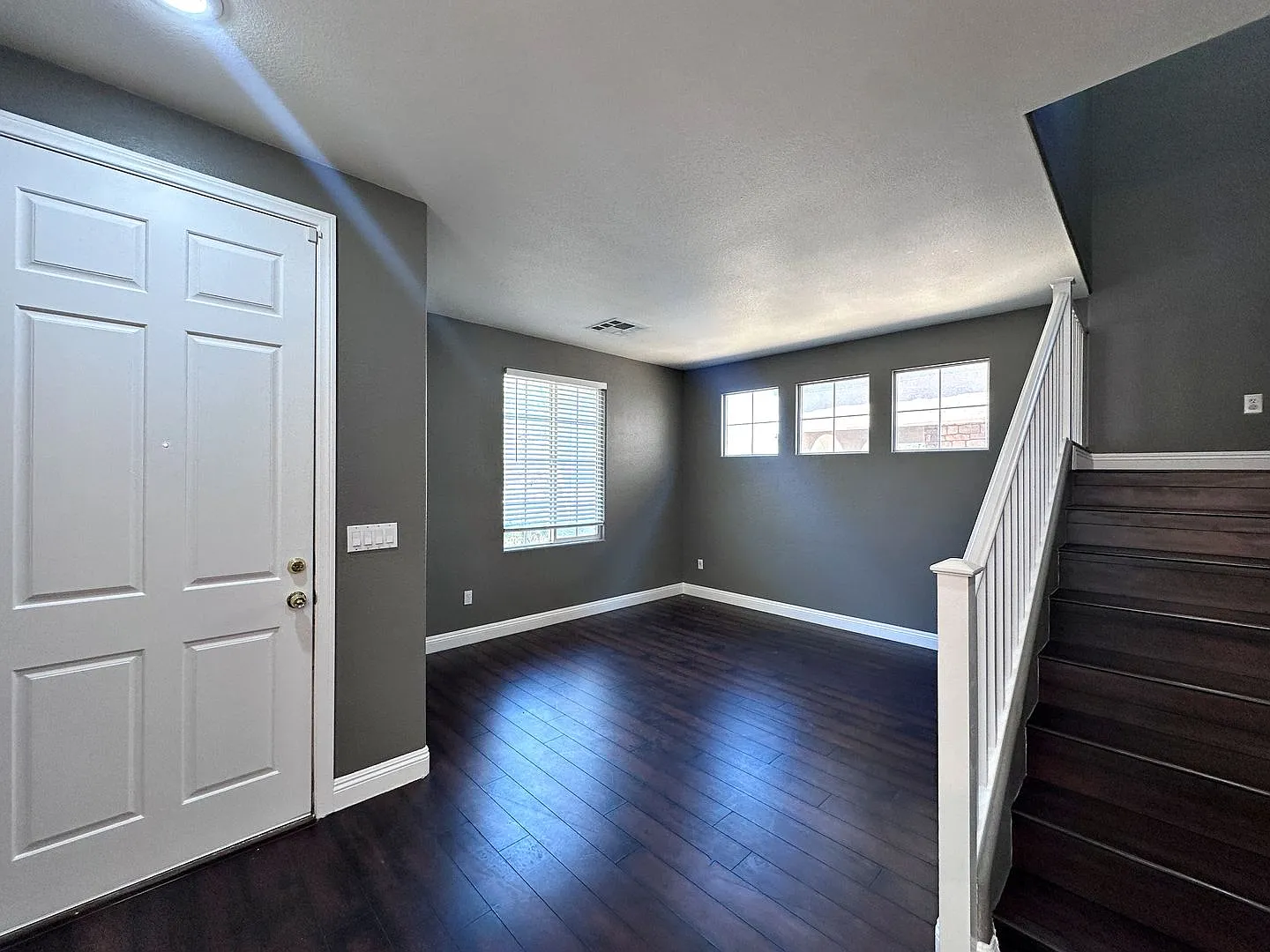 4 Bedroom 2.5 Bath Home In Mountains Edge - 1 Week Free — Photo 4