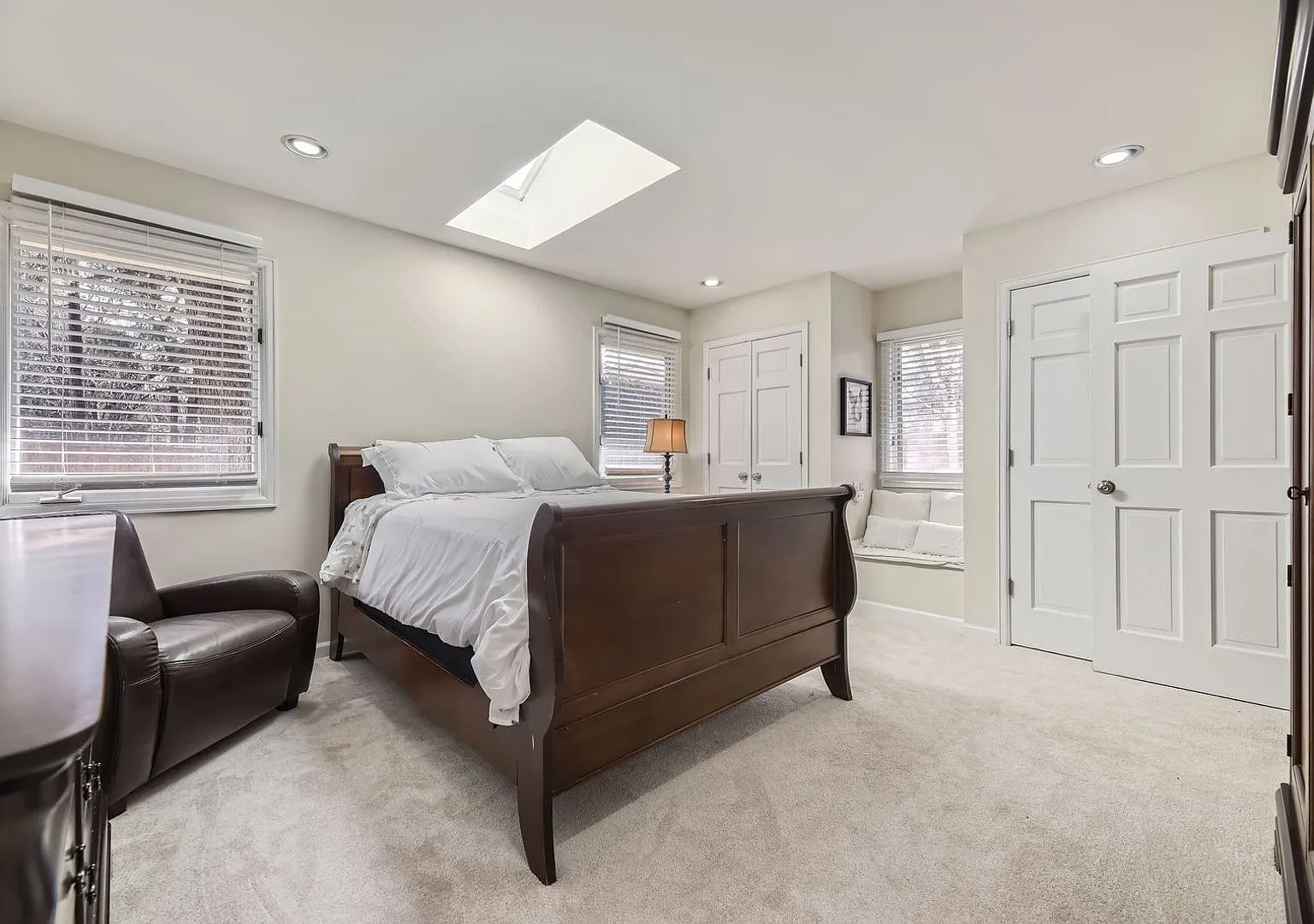 3 BDR Oasis near Denver Botanic Gardens — Photo 3