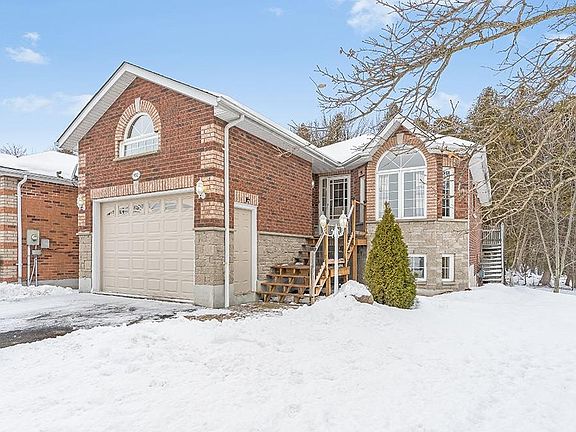 2nd image of 992 Leslie Dr