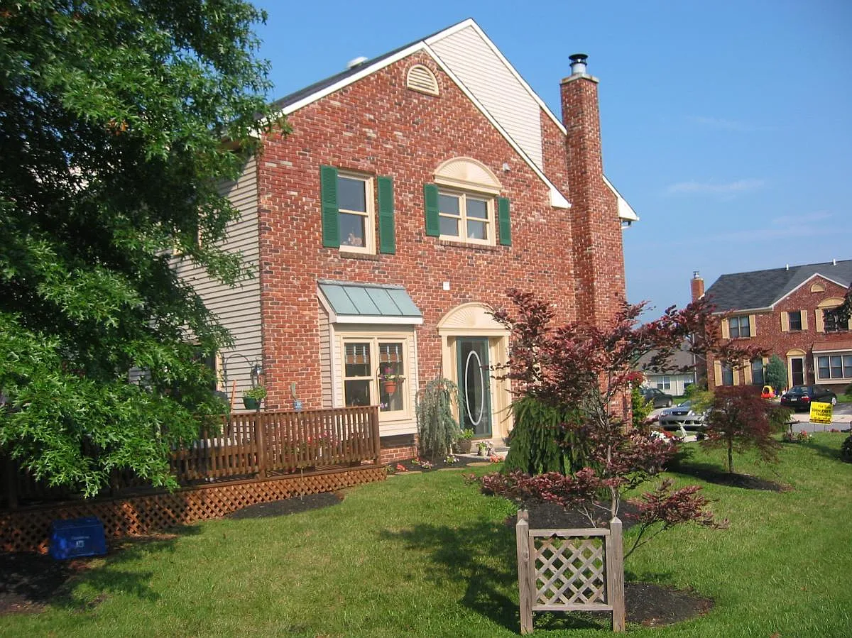 3 bed, 2.5 bath, 1684 sqft, $2,700 — Photo 1